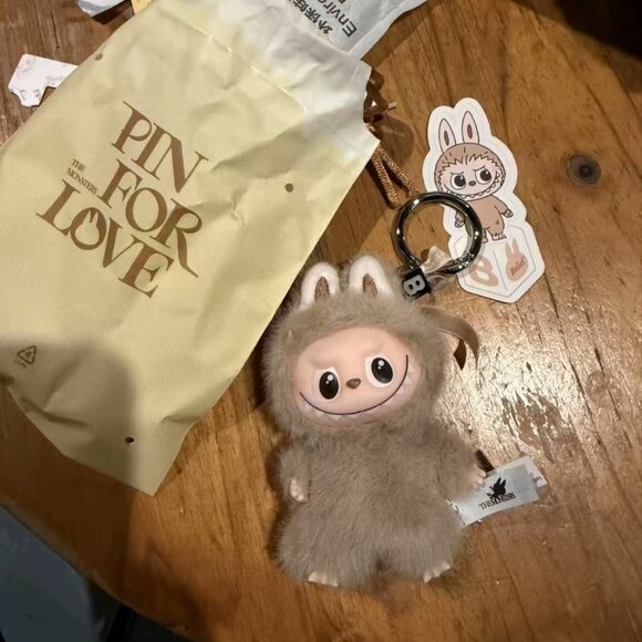 POP MART Other - PIN FOR LOVE B